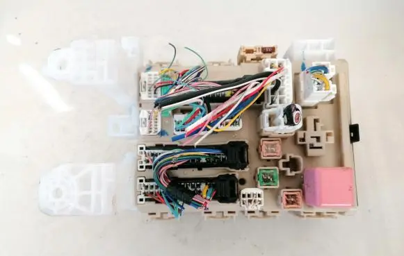 Toyota Avensis T270 Fuse box set 8273005150b 82730-05150-b