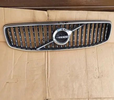 Volvo XC90 Front bumper upper radiator grill 31425407 31425412