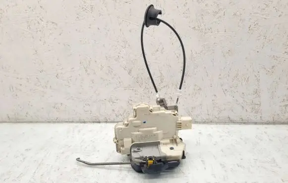 Audi A4 S4 B7 8E 8H Front door lock 8E1837016AA