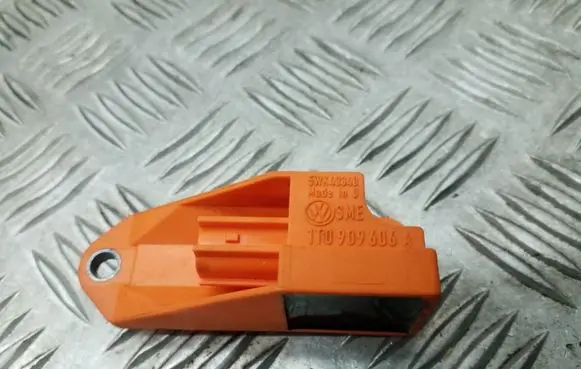 Skoda Fabia Mk2 (5J) Airbag deployment crash/impact sensor 1T0909606A