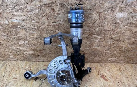 Mercedes-Benz GLC X253 C253 Front wheel hub spindle knuckle A2533207301