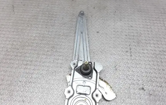 Rear door manual window regulator