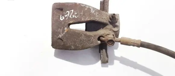Toyota Avensis T250 Rear brake caliper y01340