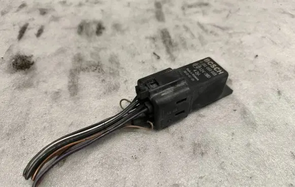 Volkswagen Crafter Glow plug pre-heat relay 038907281D 0281003038 20120125