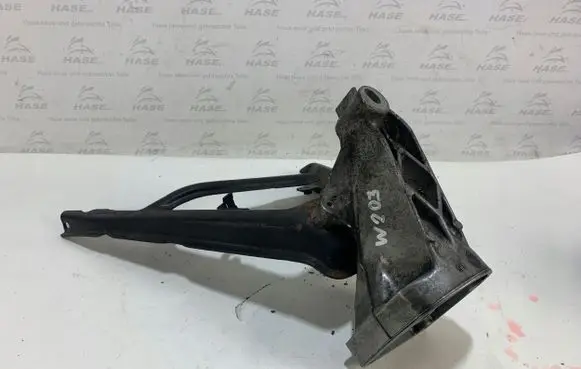 Mercedes-Benz C W203 Engine mounting bracket A6112230704