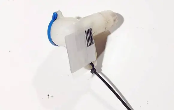 Ford Focus Windshield washer fluid reservoir/tank 
