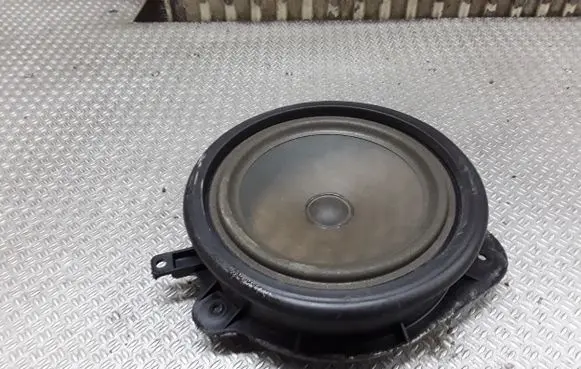 Audi A3 S3 8P Front door speaker 8P0035411