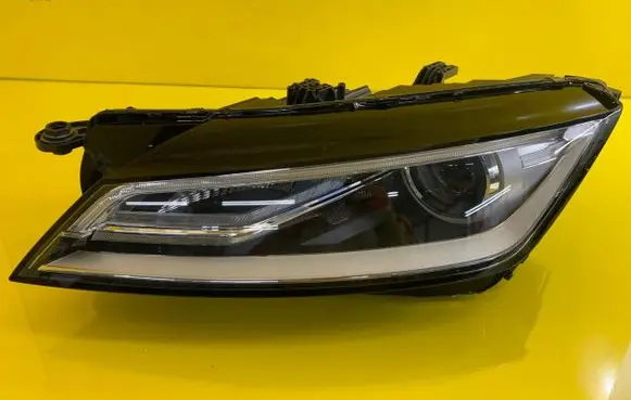 Audi TT TTS RS Mk3 8S Headlight/headlamp 8S0941005D