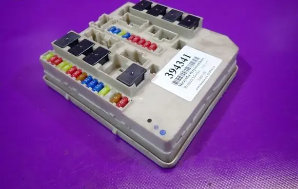 Renault Modus Fuse box set 233293D