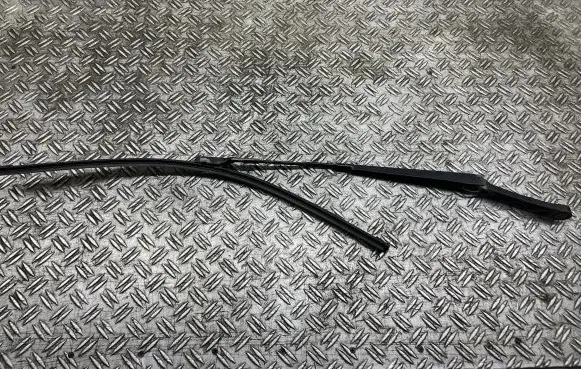 Opel Astra J Front wiper blade arm 3392125736