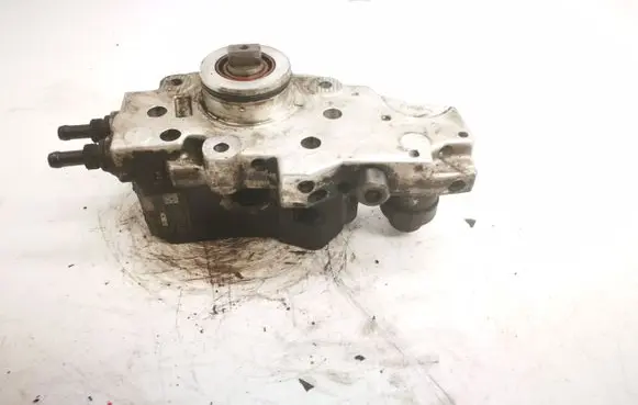 Mercedes-Benz C W203 Fuel injection high pressure pump A6460700101