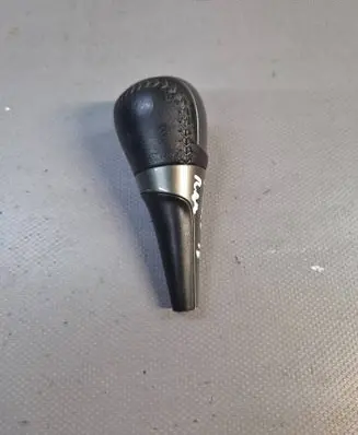 Toyota Yaris Gear lever shifter trim leather/knob