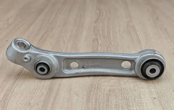 BMW 8 G16 Front control arm 6886907