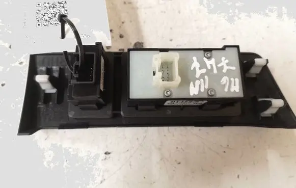 Mazda 6 Parking (PDC) sensor switch G33C66170A K1827 GS8S55443