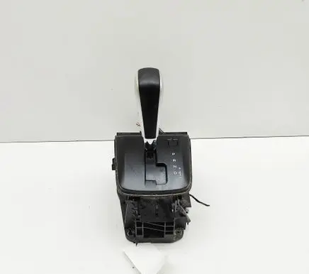 Isuzu D-Max Gear shifter/selector 8974663135