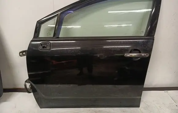 Toyota Corolla Verso AR10 Front door 670010F010