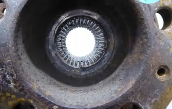Volkswagen Golf IV Rear wheel hub