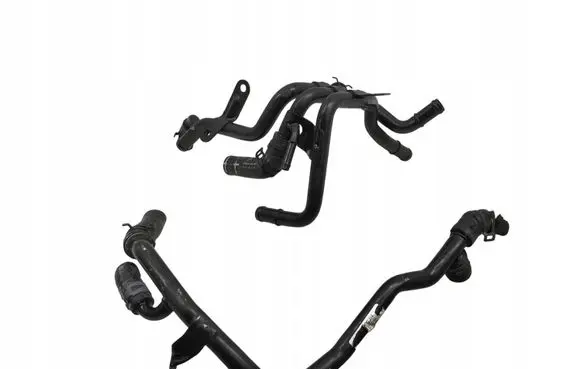 Volkswagen PASSAT B8 Engine coolant pipe/hose 