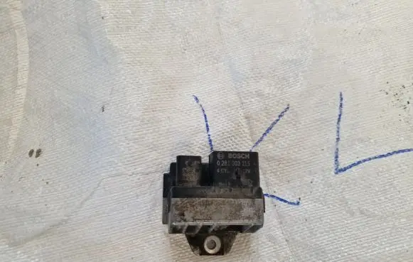 BMW 2 F46 Glow plug pre-heat relay 0281003115