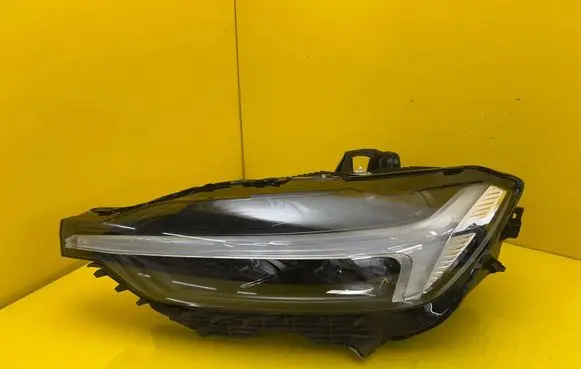 Volvo XC60 Headlight/headlamp 32337374