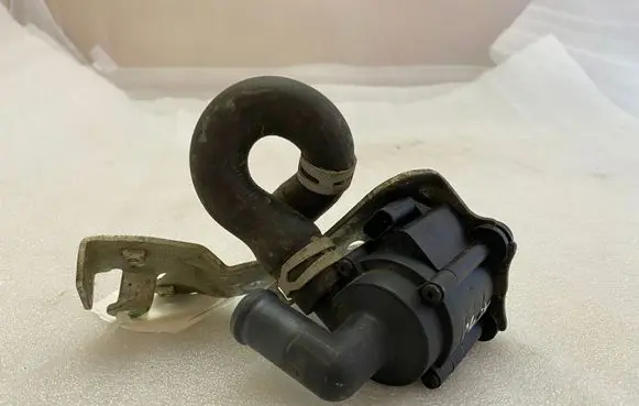 Volvo XC90 Electric auxiliary coolant/water pump 31368143