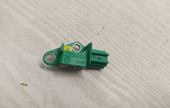 Audi Q7 4L Airbag deployment crash/impact sensor 1K0909606C 5WK43544
