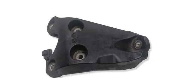 BMW 4 F32 F33 Engine mounting bracket 13981112 PA66GF50 6860273