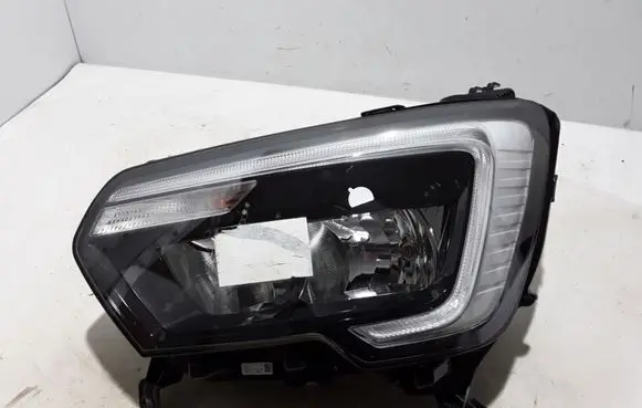 Renault Master III Headlight/headlamp 260607867R