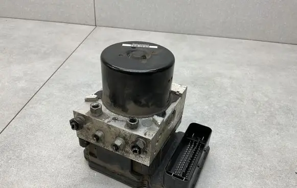 Ford Kuga II ABS Pump CV612C405AH