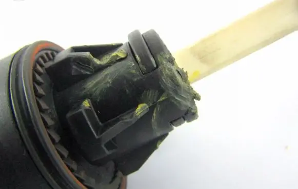 Clutch slave cylinder