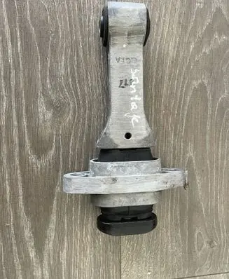 Hyundai Santa Fe Engine mount bracket QCLA