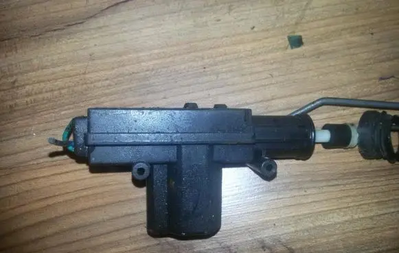 Honda Civic Central locking motor 932037992