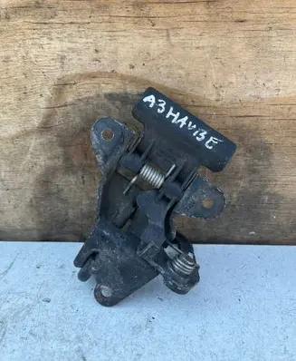 Audi A3 S3 8L Engine bonnet (hood) release handle 8L0823480B