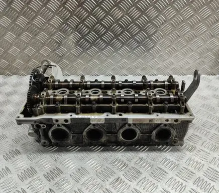 BMW 3 F30 F35 F31 Engine head 8513709 8570145