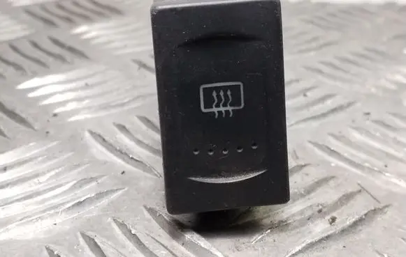 Volkswagen PASSAT B5.5 Windscreen/window heater switch 3B0959621C