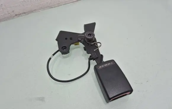 Mercedes-Benz B W245 Rear seatbelt buckle A1698603069