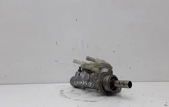 Mitsubishi Grandis Master brake cylinder