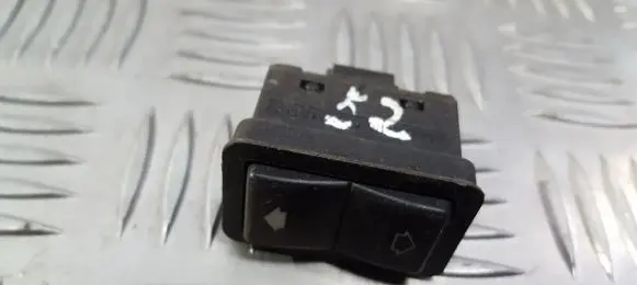BMW 5 E39 Electric window control switch 8368974
