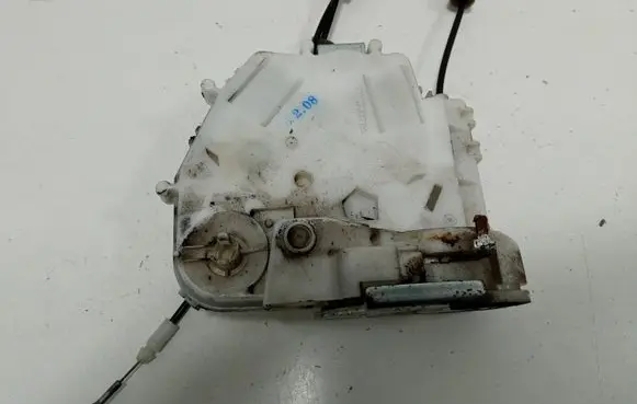 Honda FR-V Front door lock