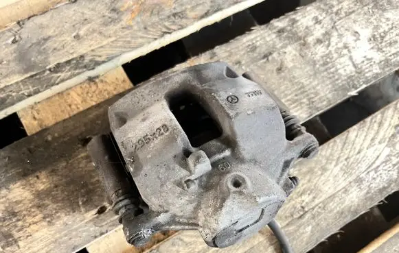 Mercedes-Benz C W204 Front brake caliper