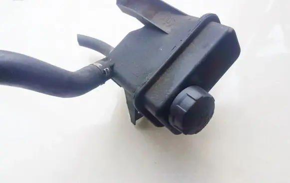 Mitsubishi Carisma Power steering fluid tank/reservoir