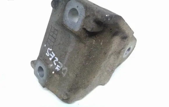 Mitsubishi Grandis Gearbox mounting bracket 302075