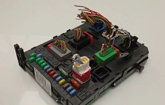 Peugeot RCZ Comfort/convenience module 9678476880