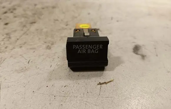 Volkswagen Amarok Passenger airbag on/off switch 2H6919235