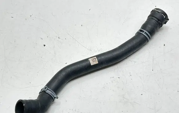Engine coolant pipe/hose