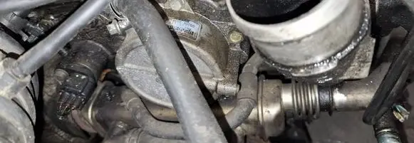 Nissan X-Trail T30 EGR valve