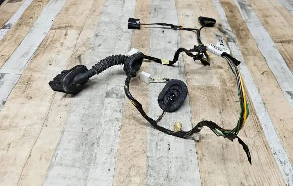 Ford Ranger Rear door wiring loom AB3914241