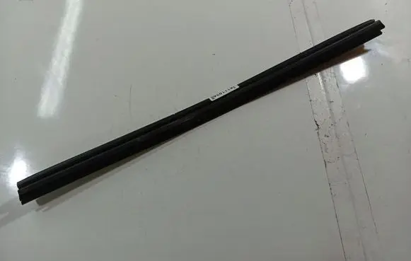 Peugeot 406 Rear door glass trim molding 