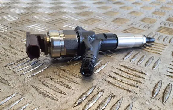 Subaru Impreza III Fuel injector 16613AA020 10K05007