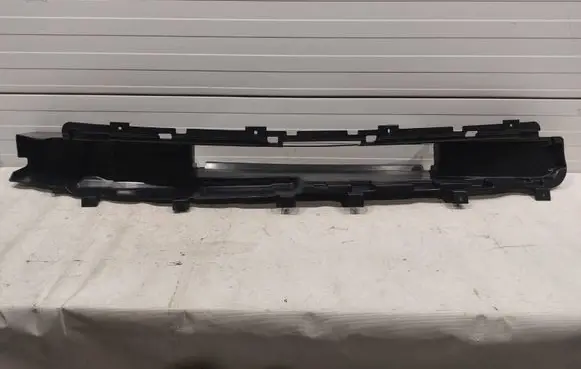 Front bumper lip